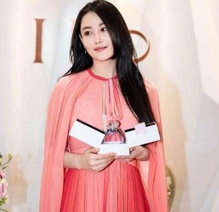 张馨予出现在医院确认怀孕？来来大家一起来吃瓜