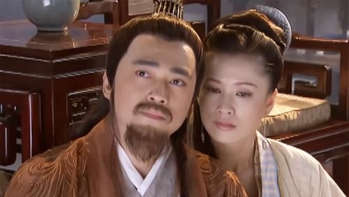 『汤镇业』汤镇宗24岁小女儿近照,甜美可人气质好,身材比TVB花旦姐姐出众