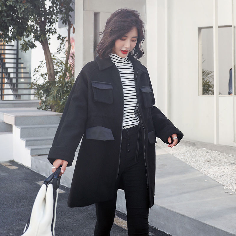 羽绒服已过时了，今年主打呢大衣+短靴，特适合小个子，洋气显高