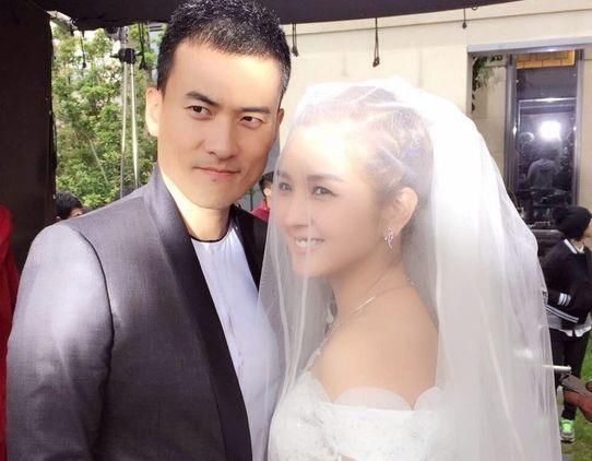 赫子铭疑为求复合买水军发文?何洁霸气回应45字直接上微博热搜!