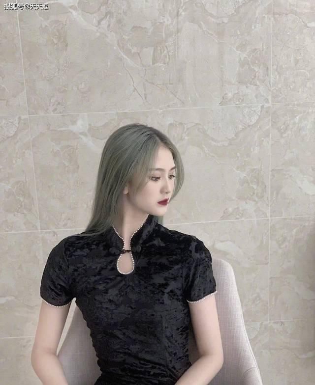  GIF@搞笑GIF趣图：肉嘟嘟的圆脸就是这么有搞头
