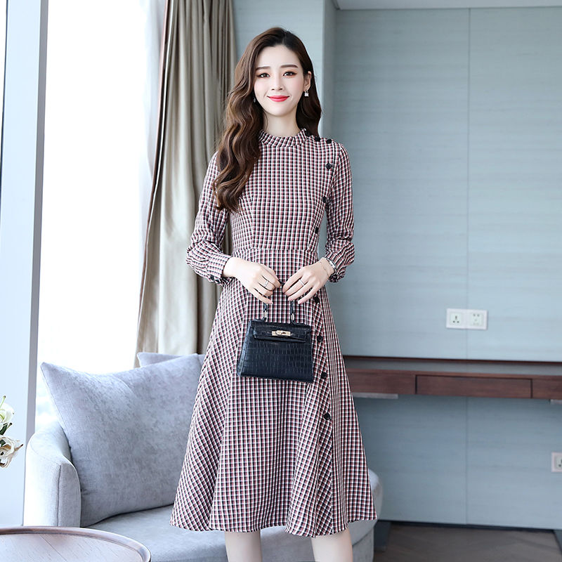 谁说小个子女人不能穿长裙!1.55米老婆穿上，比亚洲小姐还美