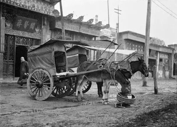  「发现」美国人在鞋盒里发现了6000张中国老照片