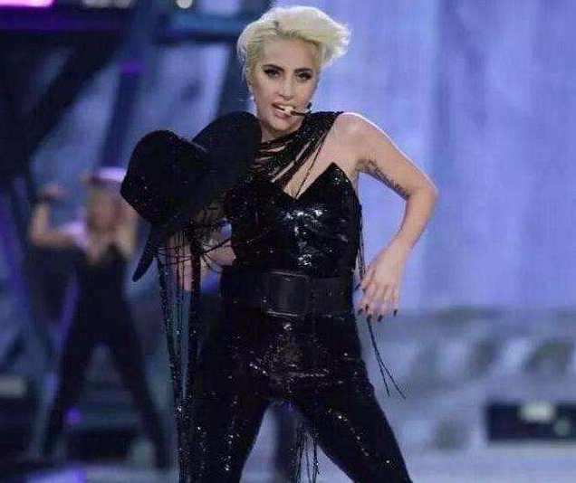 阿娇的恨天高算什么,看张韶涵的“风火轮”那才叫拉风