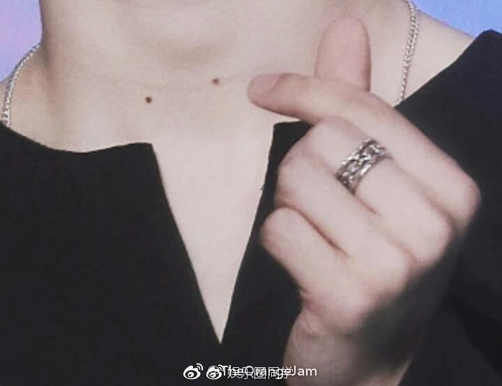 范丞丞被扒与一名女生谈恋爱了?网友:太假了，我们不约!