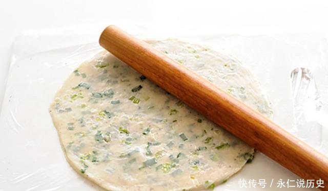 放凉@葱油饼新吃法,不用揉面,不用烫面,外酥里嫩,放凉了也不会硬