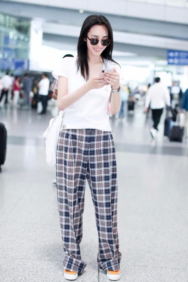 看到王紫璇我愣了，美腿P得一大一小?网友:修图师可以下岗了