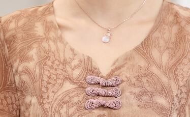 当下流行这款减龄女装，50岁老婆一口气买5件，上身年轻不敢认