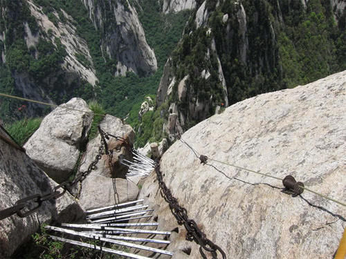 为啥去华山旅游，老员工却说不要体验长空栈道，这是为啥？