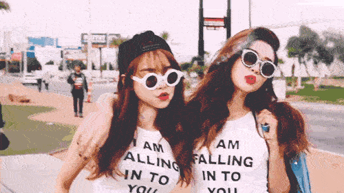 微胖女孩搭配秘籍，T恤+裙子让你美出新高度！