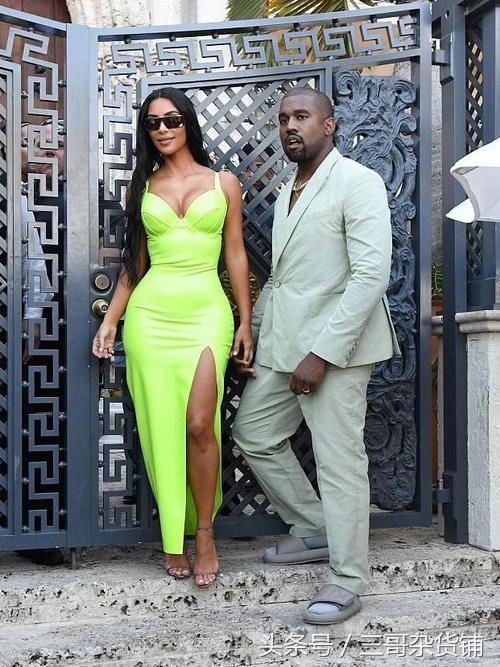 金卡戴珊同框老公，身高只有160cm，却敢穿荧光绿长裙