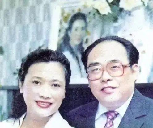  #去世#她红过李谷一，一生演唱800多首歌，丈夫去世，将骨灰放在卧室