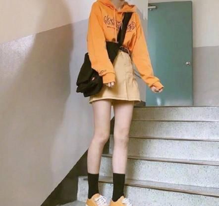  『搭配』女孩都爱的9款小裙子，可辣可甜可轻熟，初春那么穿复购极高！