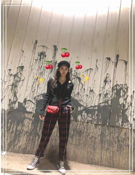 欧阳娜娜和马思纯只差3cm，可同穿长裤，却是大长腿和小短腿差距