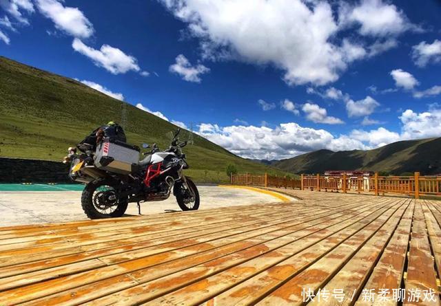 你的宝马标志是不是贴上去的?