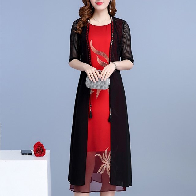 这才叫“妈妈装”，40--60岁女人穿洋气又显年轻，美的刚刚好