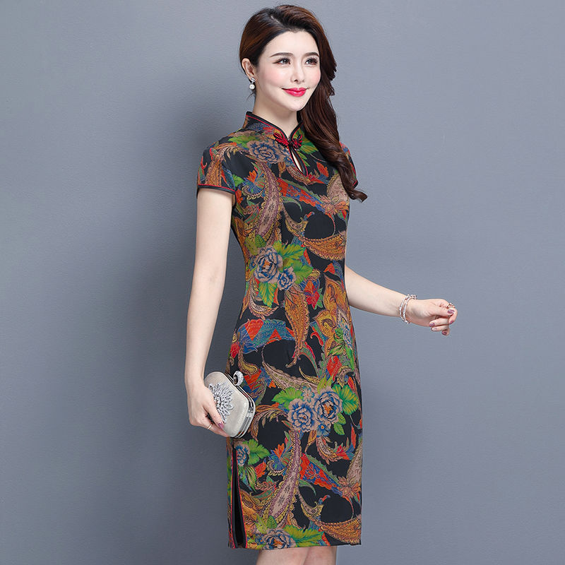 小衫打底裤太丑，7080后千万别穿!新款秋裙上新，洋气显气质