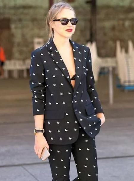  『打造』运用经典色打造时髦造型!早春实用穿搭指南,你最pick哪一套