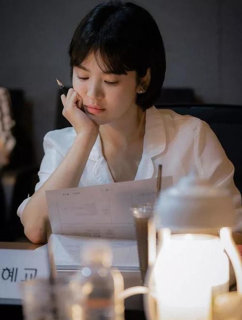 适合■脸上有4种“特征”不适合剪刘海,谁剪谁难看,立刻让你老10岁