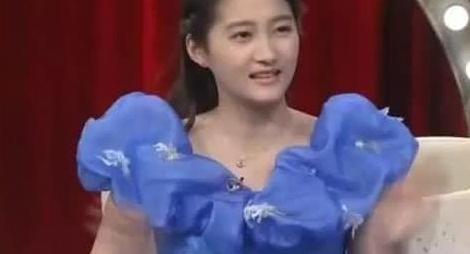 鹿晗为关晓彤换新发型，却掉粉严重？网友：这样看的顺眼多了！