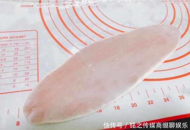  清明@清明时节教你做桃花酥，酥得掉渣一学就会，长辈特喜欢，全家爱吃