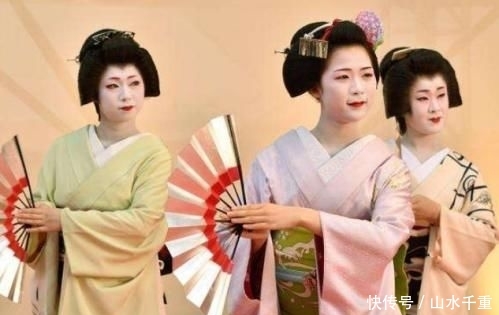 「惨白」公开日本艺伎化妆过程，难怪她们的脸是那么惨白，真的不容易