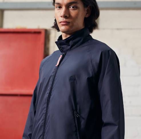 一睹为快!利物浦李维斯联乘系列发售