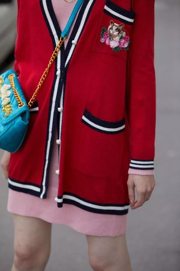 什么?听说现在合格的猫奴都直接把猫主子穿在身上了!