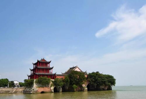 中国最“郁闷”的二座城市，一个从地级市变区，一个从省会变三线