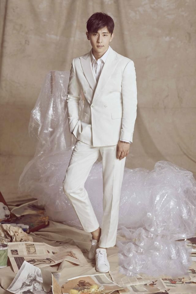 为什么这么多人吃邓伦的颜,看完图4你就懂了!