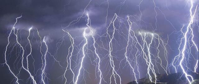 摄影技巧：闪电怎么拍？以下拍摄要点要掌握