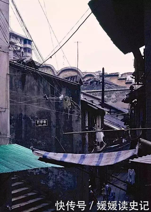 70年代，解放碑还是最高的建筑——老照片上的重庆记忆