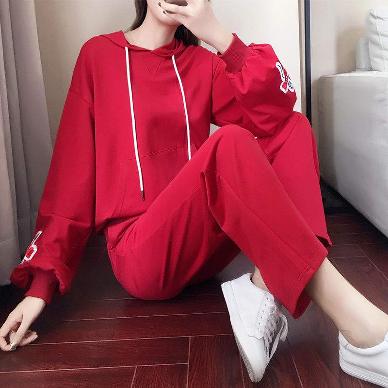 今年秋天裤裙不时兴了,时髦7080后都穿这阔腿裤套装,真洋气