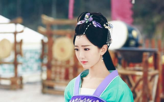 知情人曝毛晓彤事件真相：父亲合外人坑女儿，陈翔暗讽善恶自有报