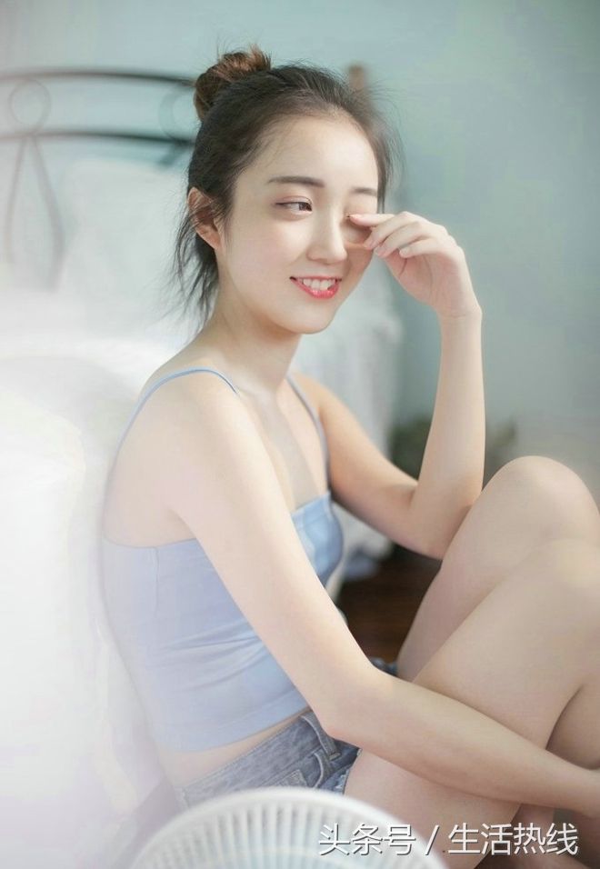 阳光气质美女，是炎热夏季里的一道亮丽风景，天使之美不容错过