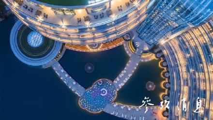 摩天大楼“横着建” 这座中国魔幻建筑把老外惊到了！