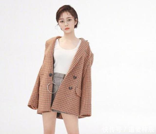 格子西装:2020年开春“西服”大火!搭什么单品都好看,几乎每个女生都适合