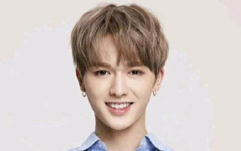 罗云熙被编剧力证加戏?潘粤明父母回应儿子离婚?朱正廷被迫改名