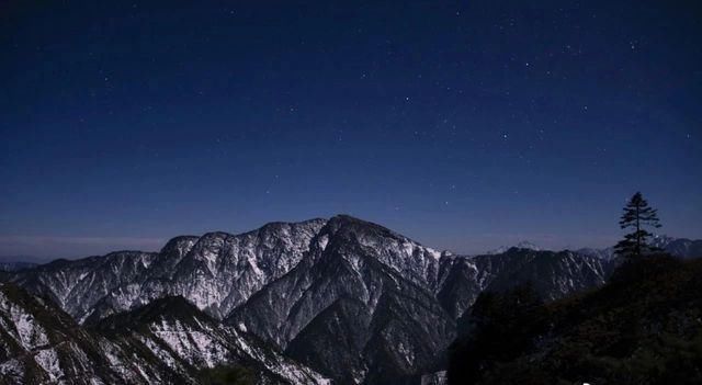 飙拢“川西咽喉”耍雪，打卡无边池的网红云海，元旦就去这！