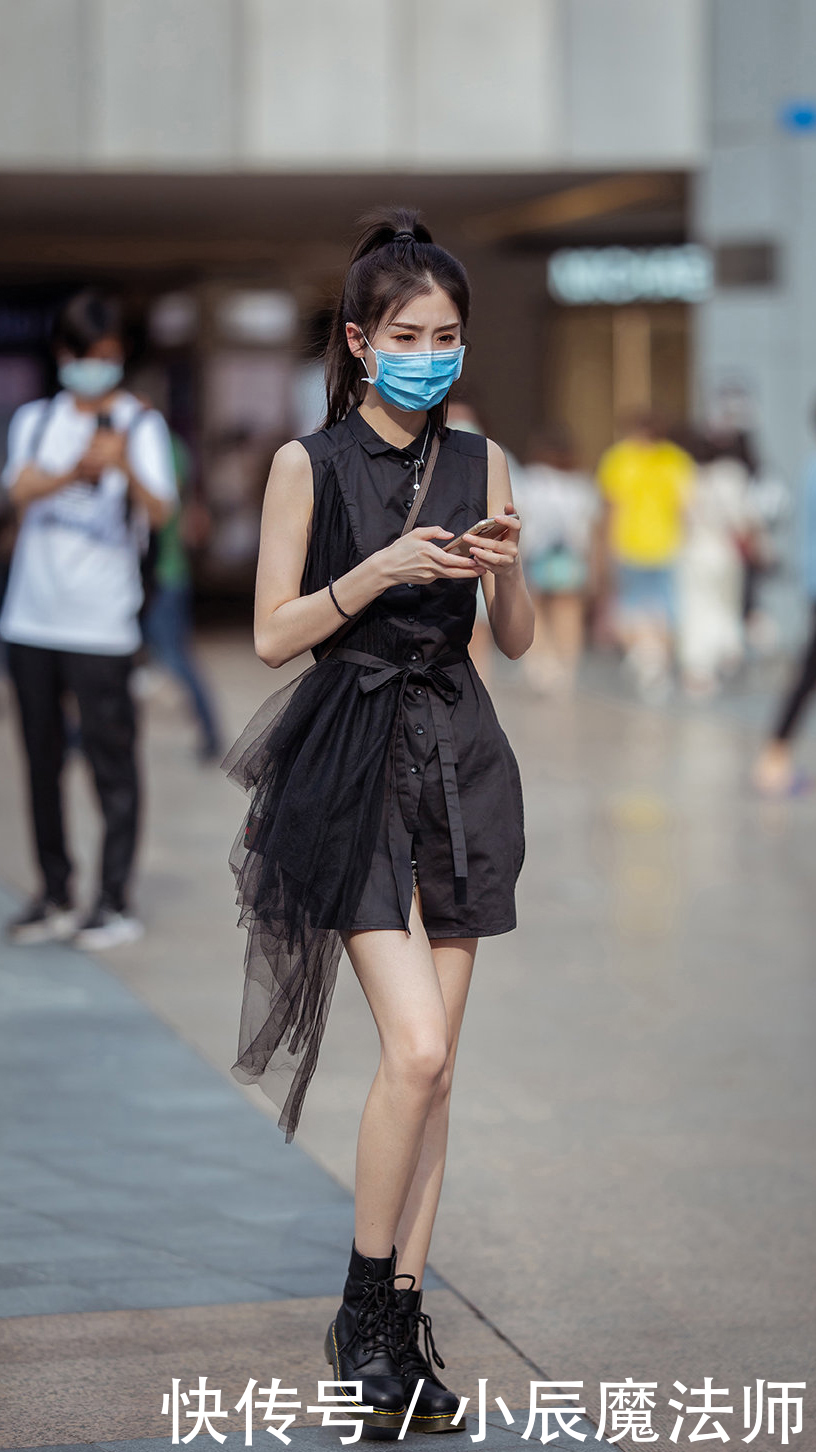  美女|盛夏季节，身着黑色服饰的美女，就是为穿出气质和精致的效果
