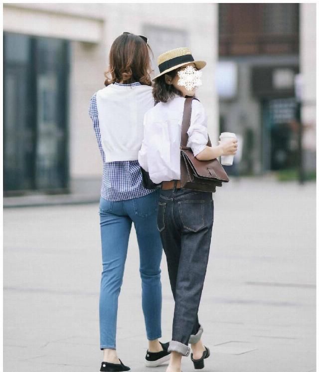  「适合」牛仔裤子的显高穿搭方法，好搭还显瘦，那样穿就没错