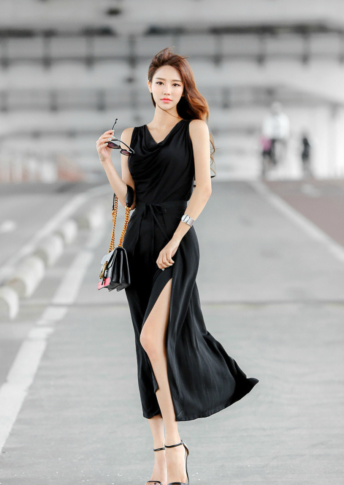 街拍：图4的美女，假如我给你一百万，你愿意当我女朋友吗