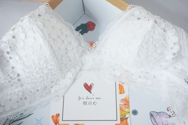 越来越多女明星“真空”出街,内衣真的这么讨厌?