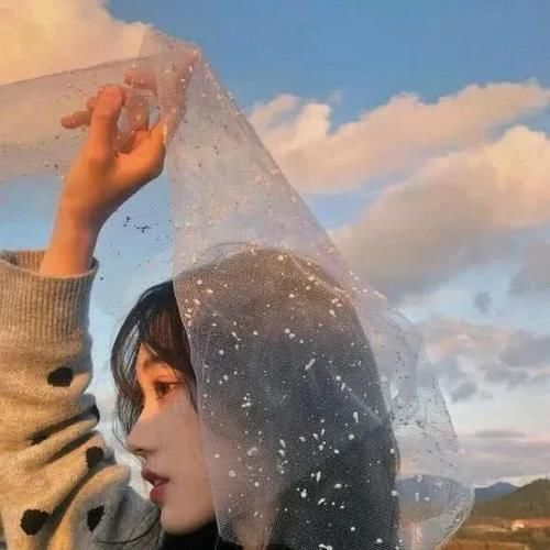  「世间」仙女系·少女心女生头像你逆光而来，配得上这世间所有的好