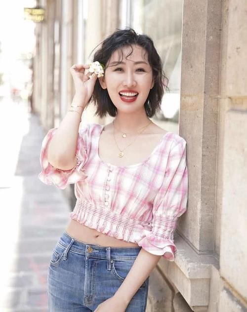  很火：“大波浪”彻底失宠了，今年很火的“复古波浪卷”，时髦又显魅力