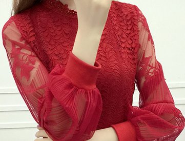 腻害了!忍不住多看几眼,54岁妈妈穿这,新款秋裙,女人味爆棚