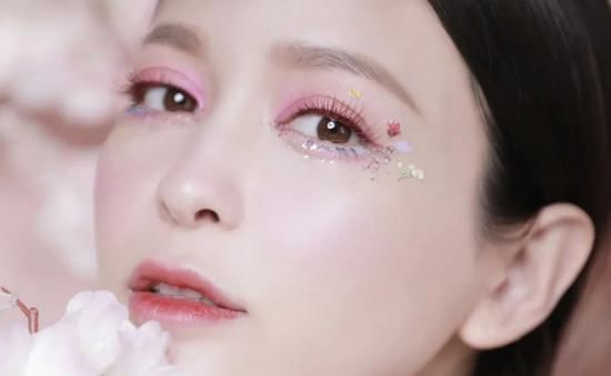  樱妆教：人间四月天 春日赏樱妆教你不靠滤镜也能美如画