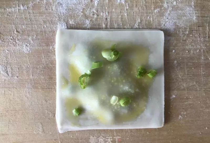  适量：馄饨皮，原来还能这么吃！做法简单又好吃，一学就会！