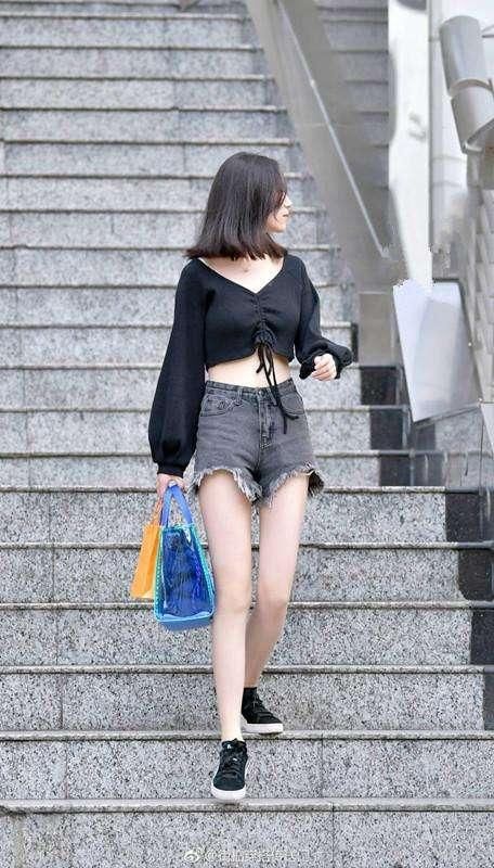 素人街拍: 窈窕淑女, 任谁都想将其抱在怀中