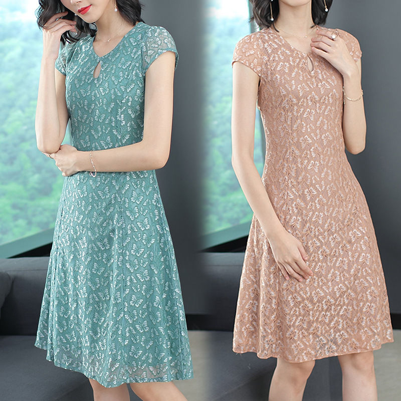 不得了!新型的“宝石蓝”连衣裙一出世就火得一塌糊涂，美极了~